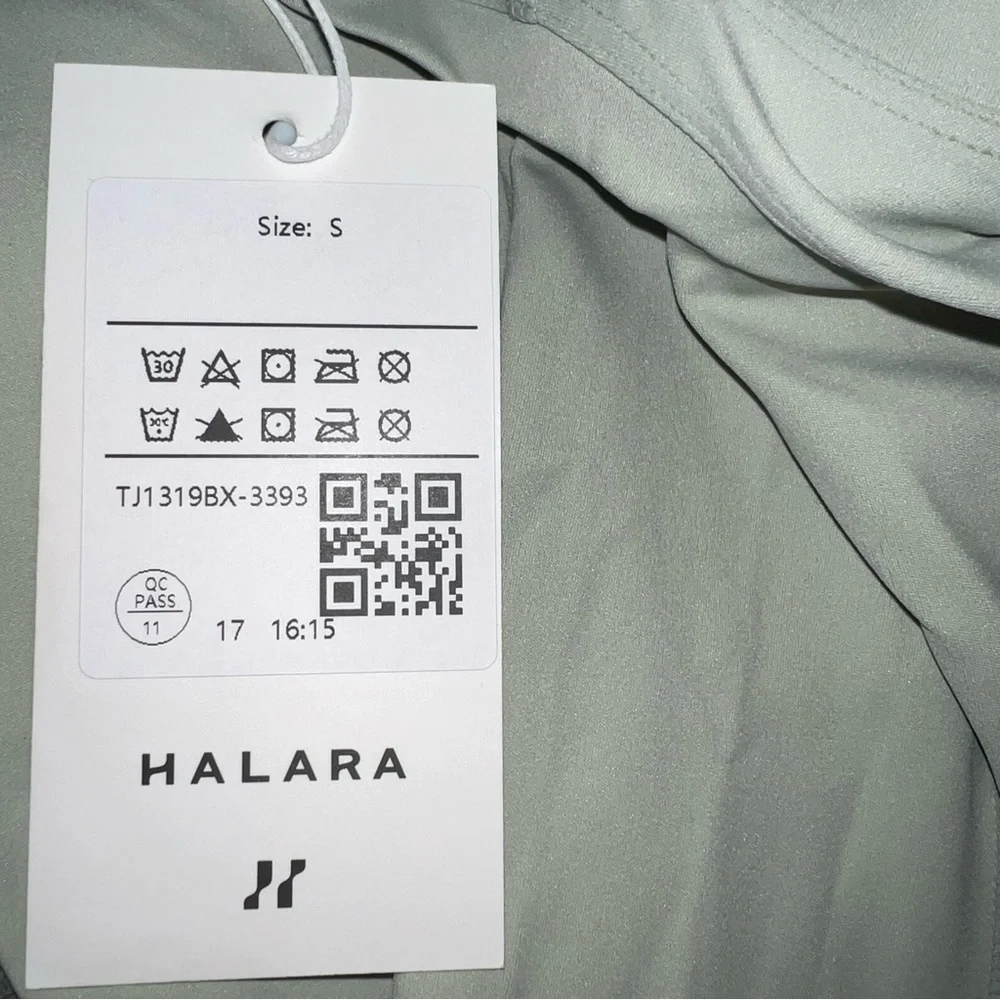 halara tank - Picture 6 of 7